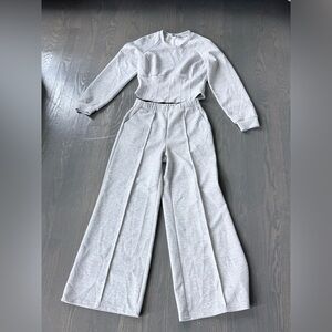 chic Light Gray Wide-Leg Sweatpants & Cropped Sweatshirt Set